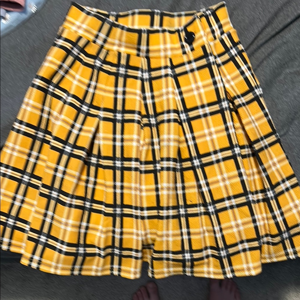PrettyLittleThing Yellow Black Pleated A-Line Skirt